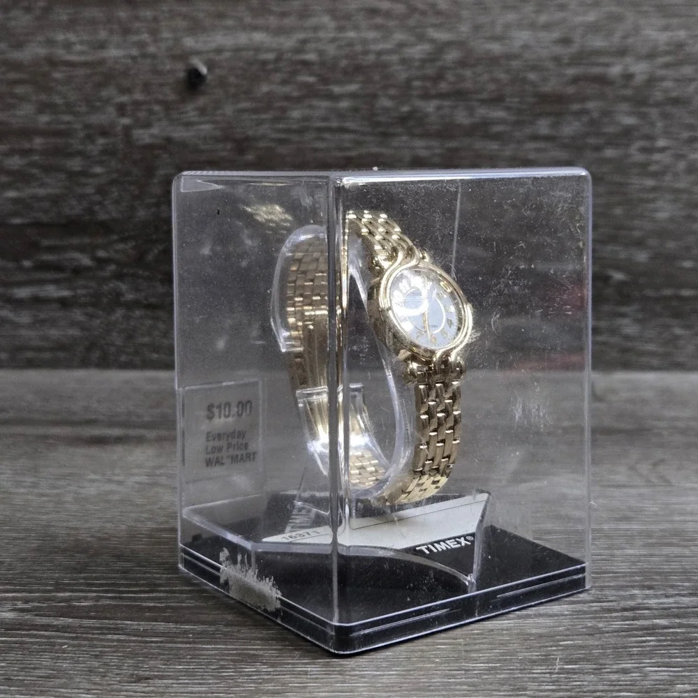 Vintage Timex Women's Gold tone Round Swirl Watch T119 White Dial 30M Old Stock